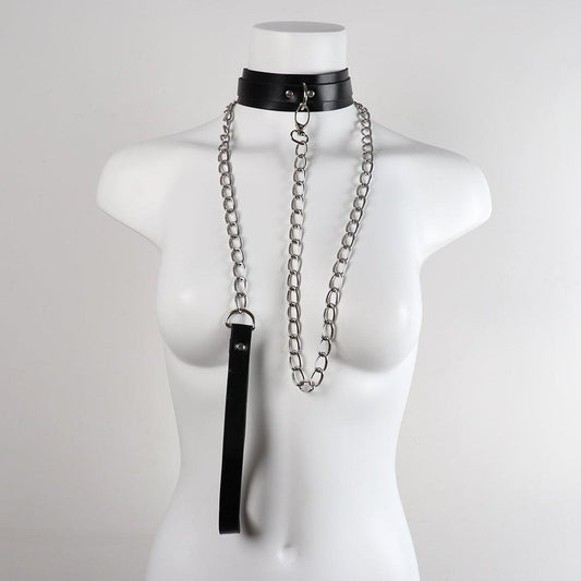Collar Dominante “Crimson Chain” – Con Cadena Metálica y Correa - Fuego y placer